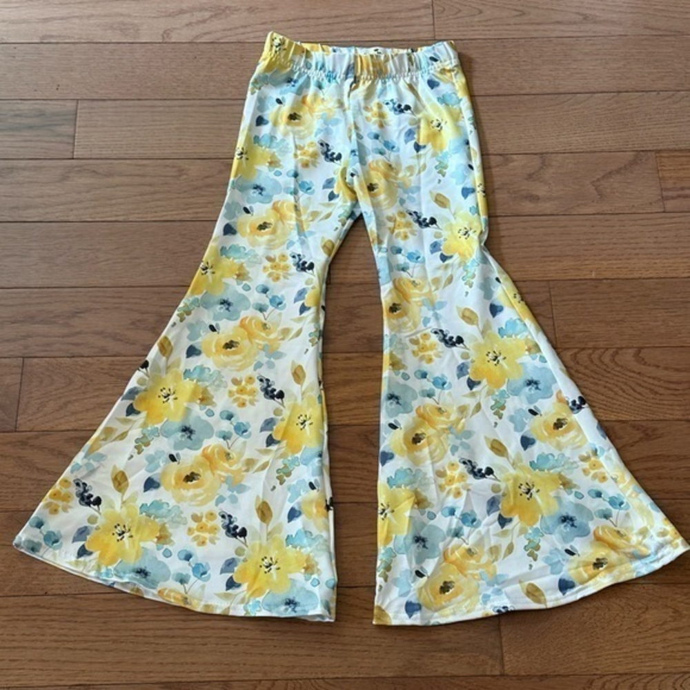 NWT size 4Y Marie Nicole boutique floral bell bottom‎ pants.